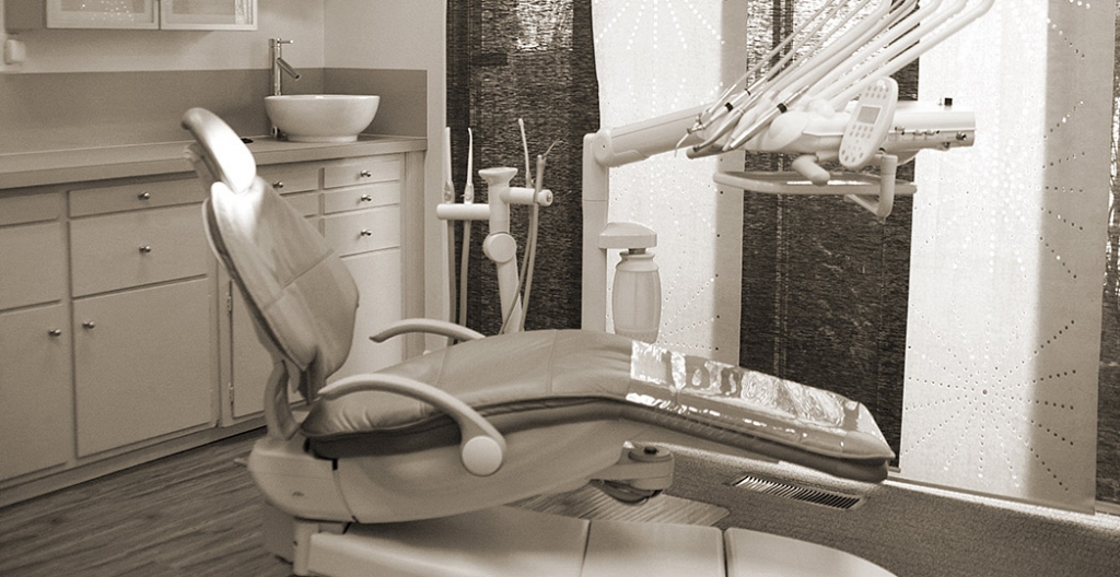 Azmoudeh Dental new_dental_seat_1048x540